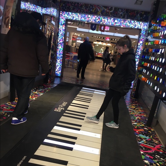 Meet your Posher, Bella - Picture 4 of 8